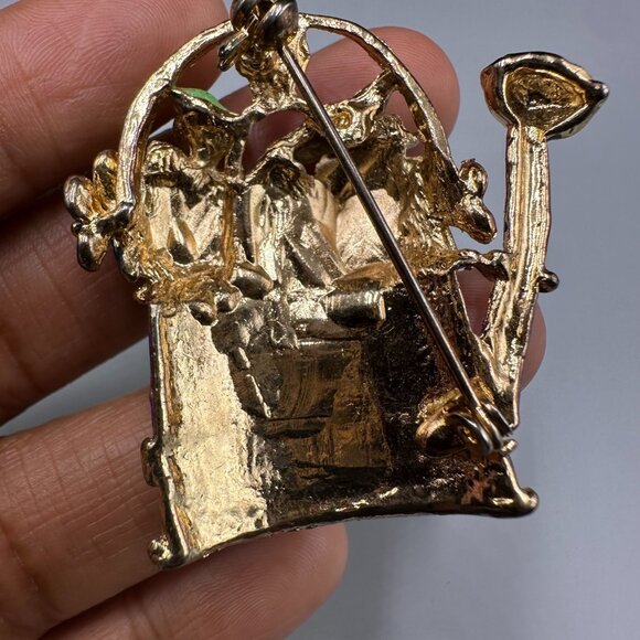 3/$30 Floral Watering Can Brooch Purple Enamel Gold Tone Flower Basket Pin - Picture 5 of 9